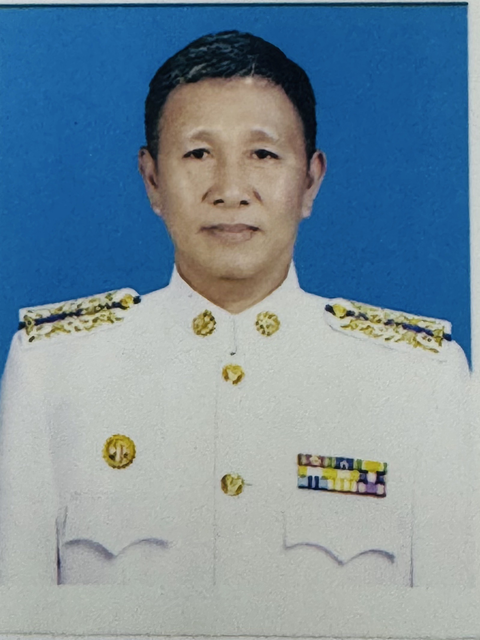 นายอุดม ชุมภูศรี