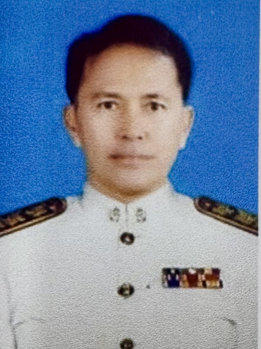 นายสุทิน เพ็ชรยิ้ม