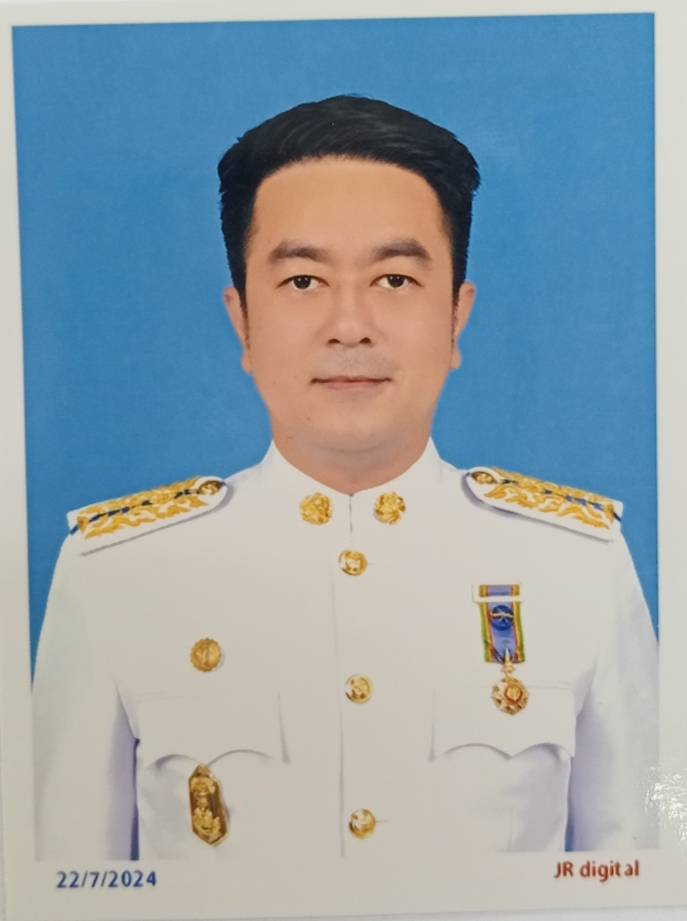 นายจักรกฤช กรเพชรปาณี