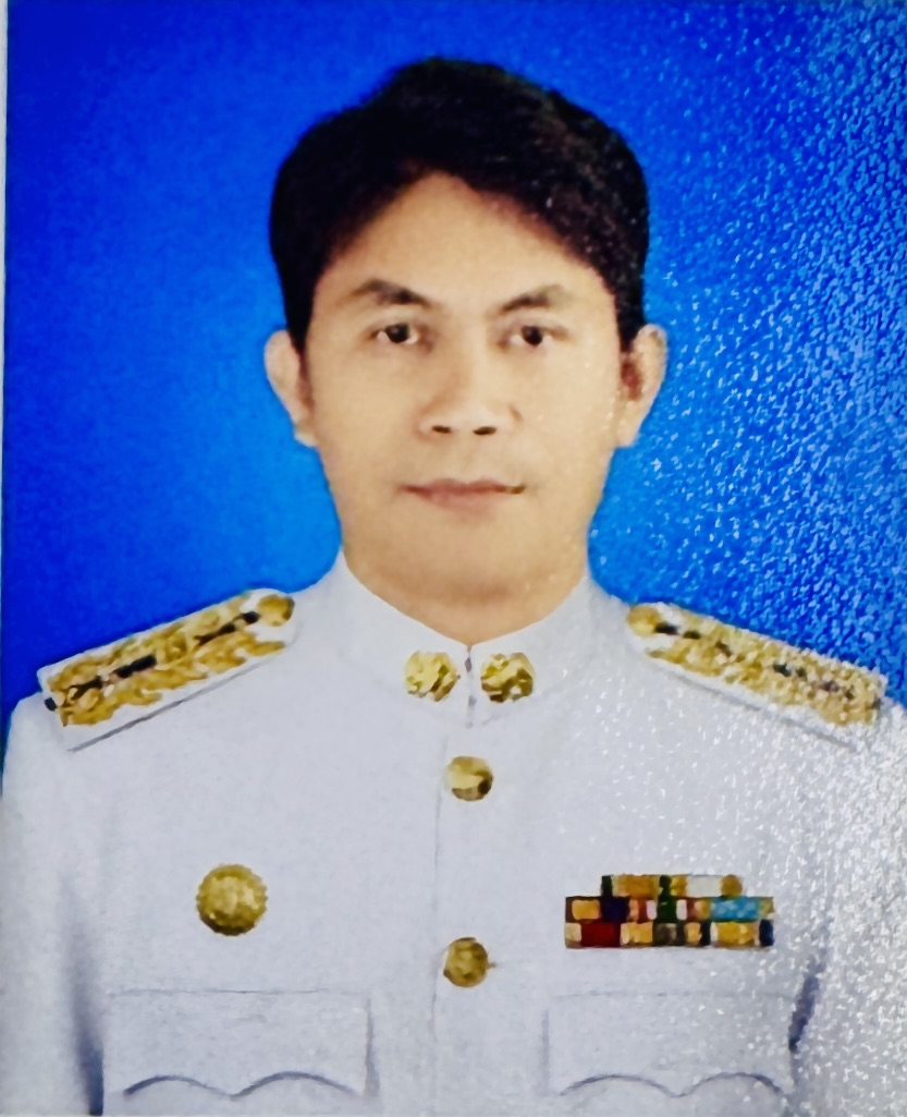 นายวิเชียร ศรีชมภู 