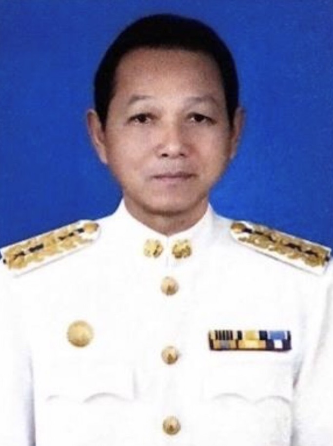 นายสนั่น คมขำ