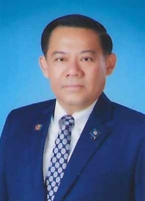 นายเฉลิมฉัตร จันทร์อินทร์