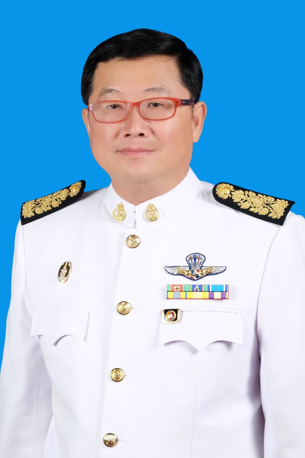นายวิเชียร แสงวิวัฒน์เจริญ